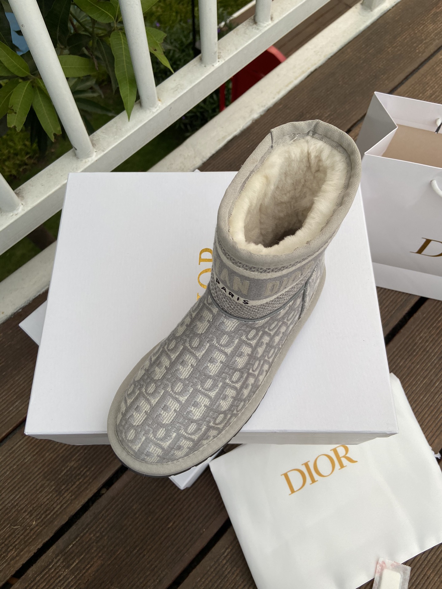 Bagsaaa D10r Oblique Jacquard Shearling Boots