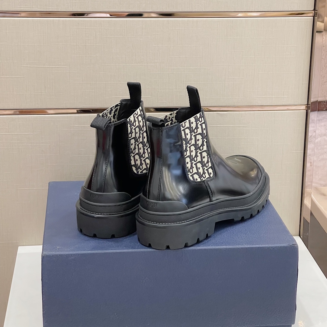 Bagsaaa D10r Chelsea Leather Boots
