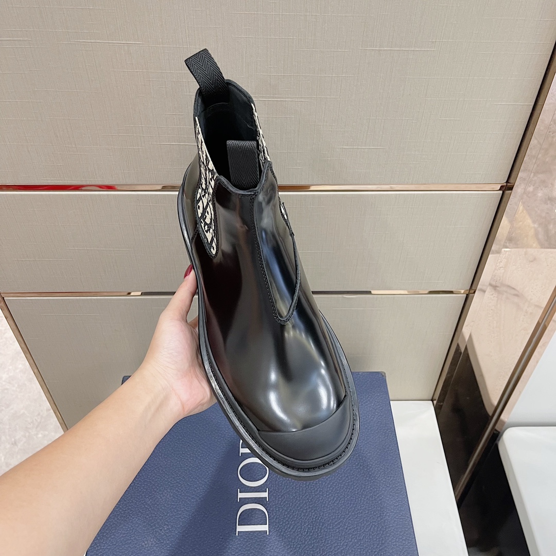 Bagsaaa D10r Chelsea Leather Boots