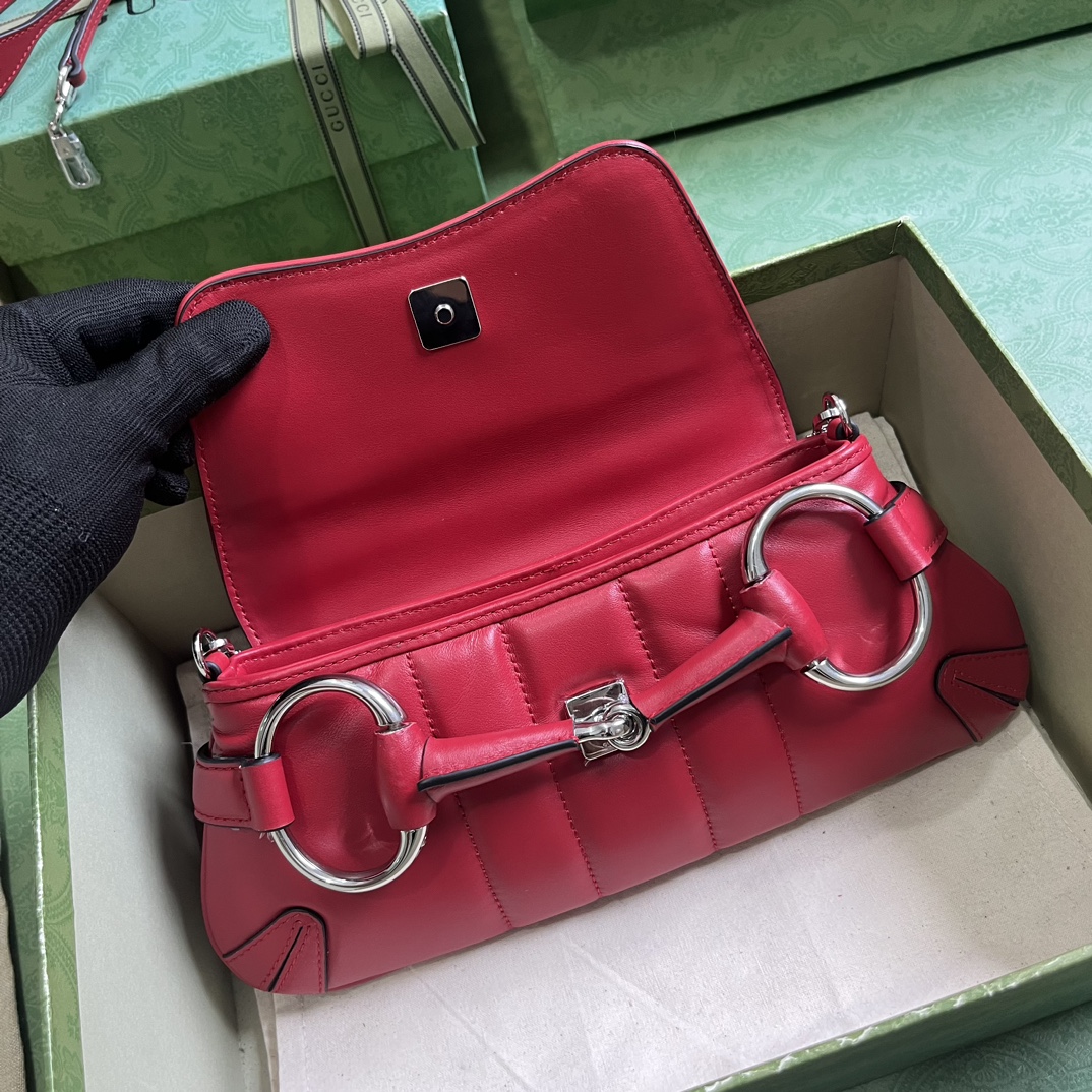Bagsaaa Gvc*1 Horsebit Chain Small Shoulder Bag Red Leather