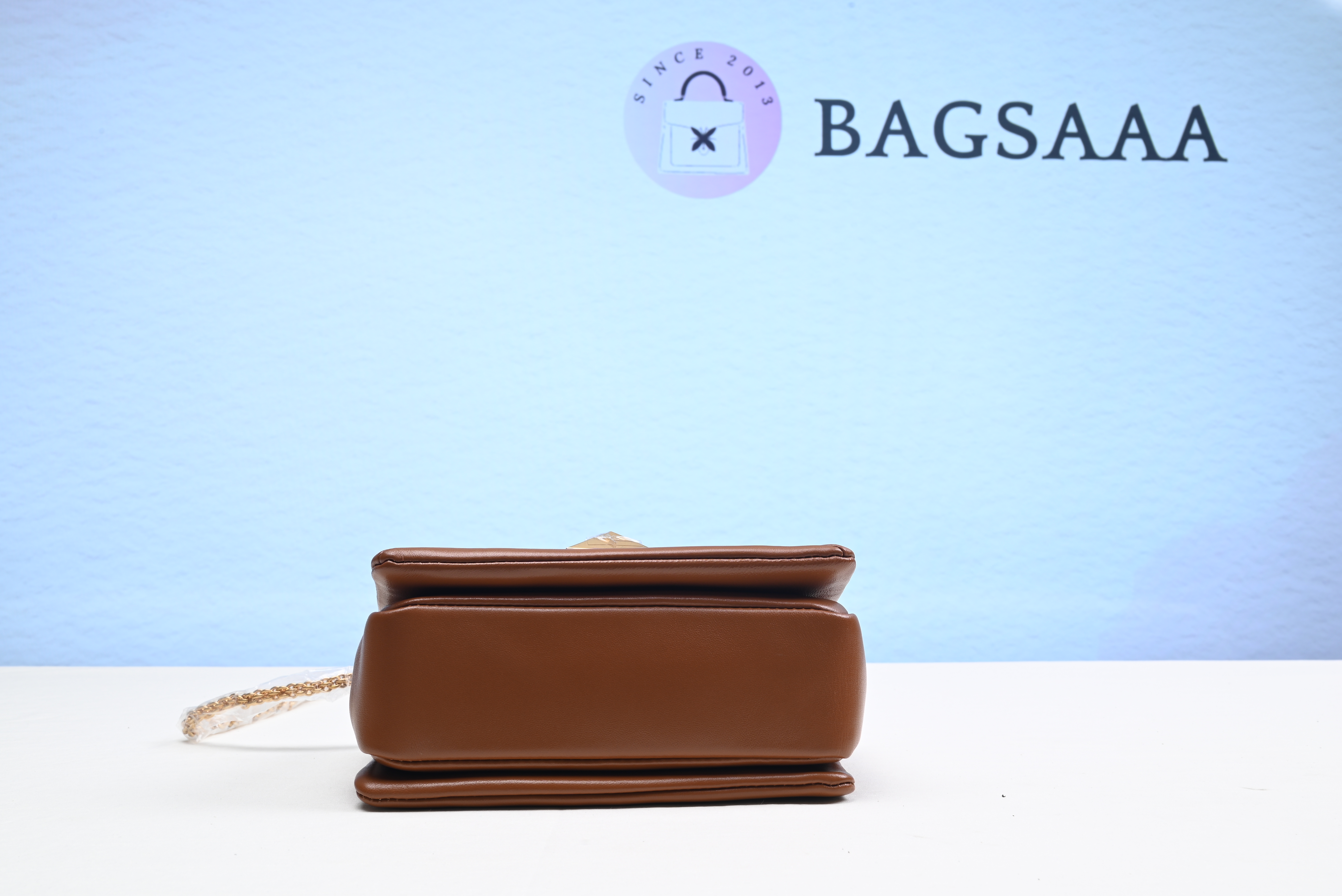 Bagsaaa Va1e*ntin0 Garavani One Stud Nappa Brown Bag - 19x14x1cm