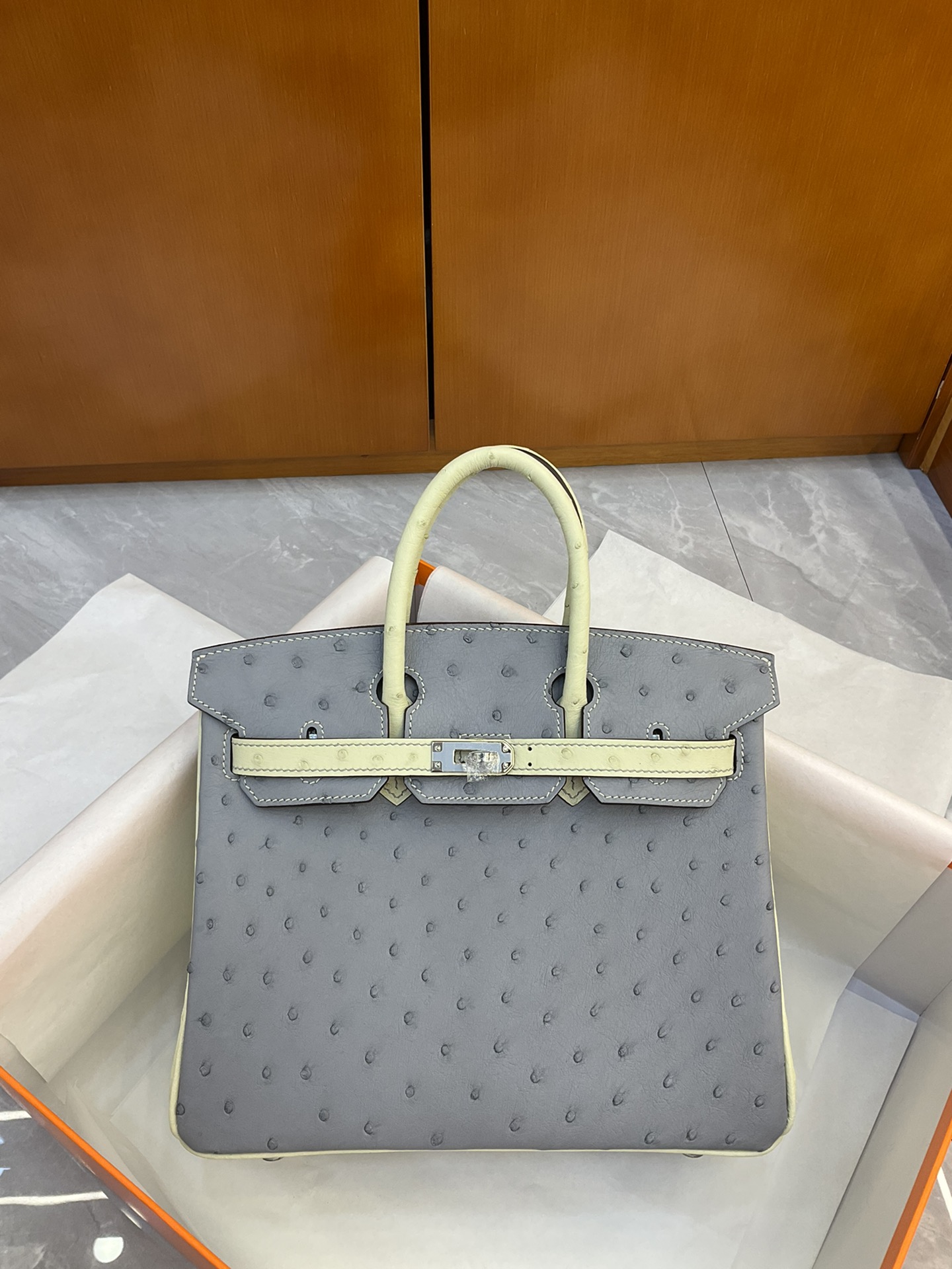 Bagsaaa H**me5 Birkin 25 Ostrich Leather Grey and White