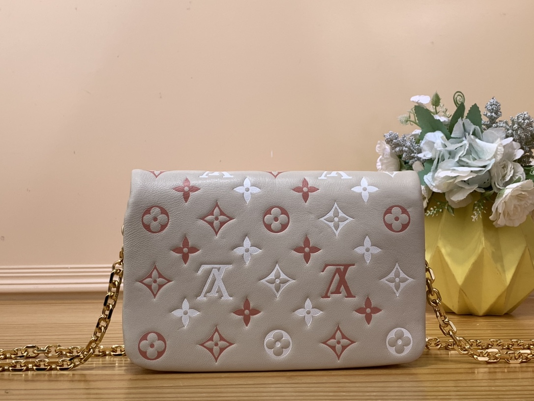 Bagsaaa L0vis Vvtt0n Pochette Coussin Light Beige - 20 x 14 x 8 cm