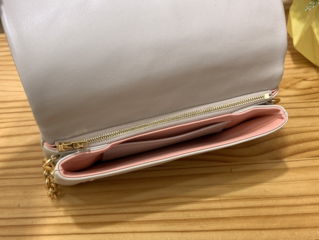 Bagsaaa L0vis Vvtt0n Pochette Coussin Light Beige - 20 x 14 x 8 cm
