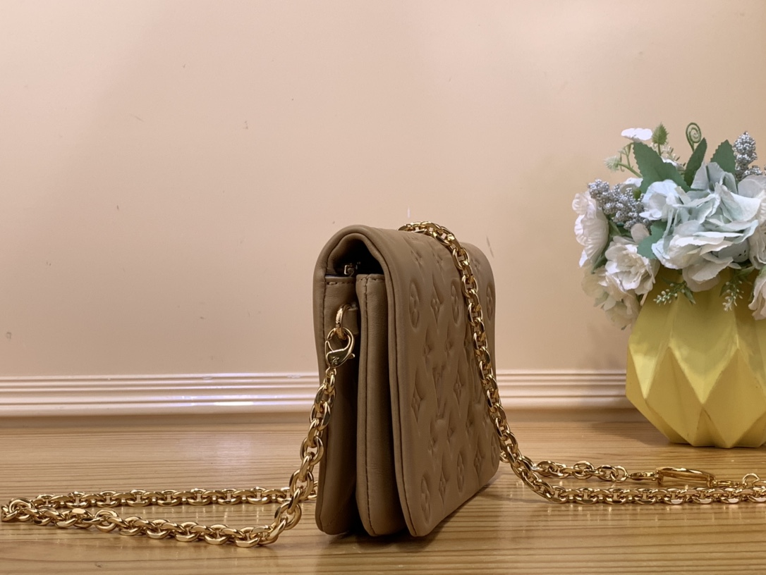 Bagsaaa L0vis Vvtt0n Pochette Coussin Dark Beige - 20 x 14 x 8 cm