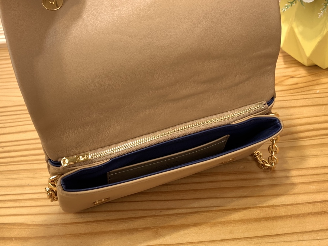 Bagsaaa L0vis Vvtt0n Pochette Coussin Dark Beige - 20 x 14 x 8 cm