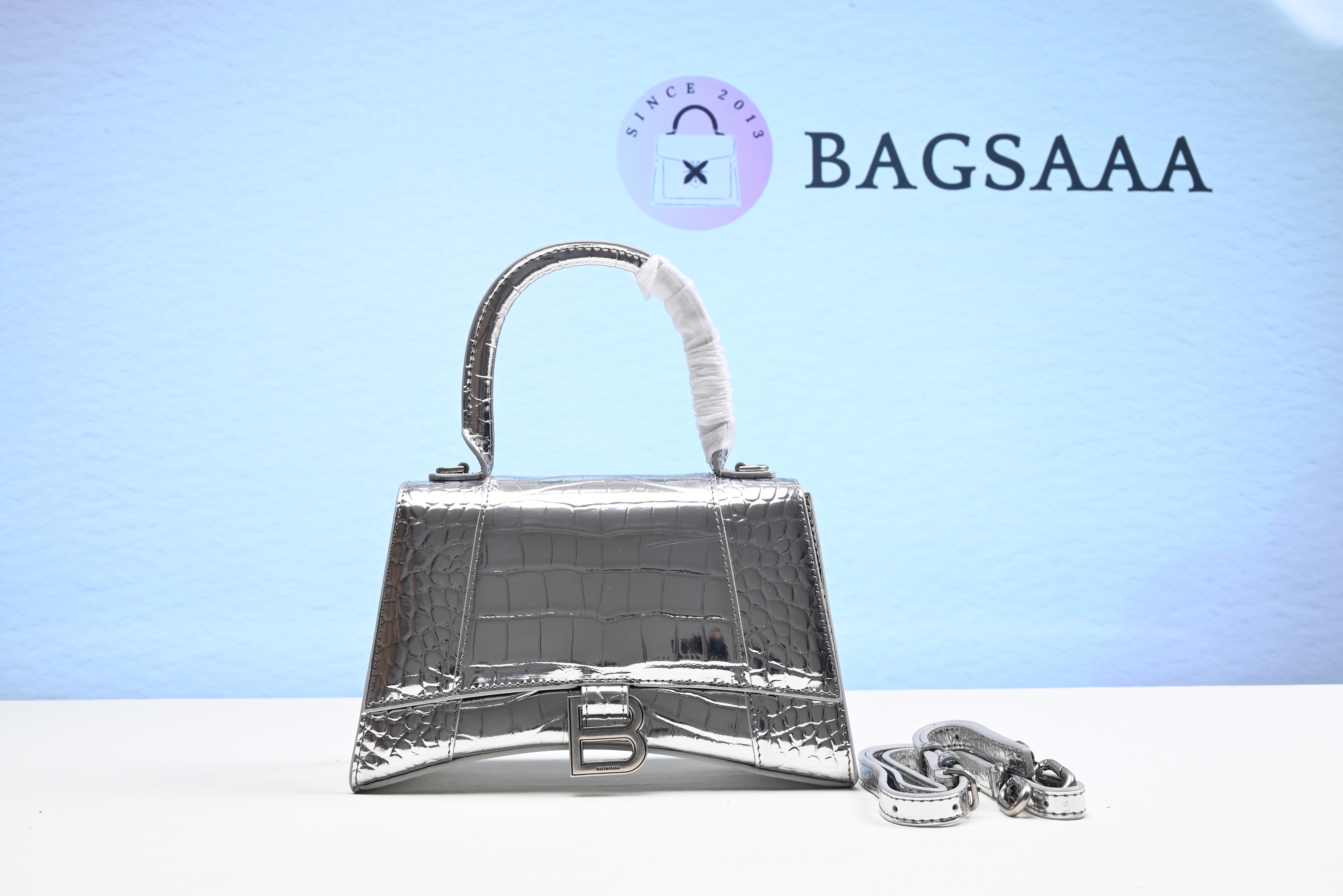 Bagsaaa Ba1en*iaga Hourglass Silver Metallic