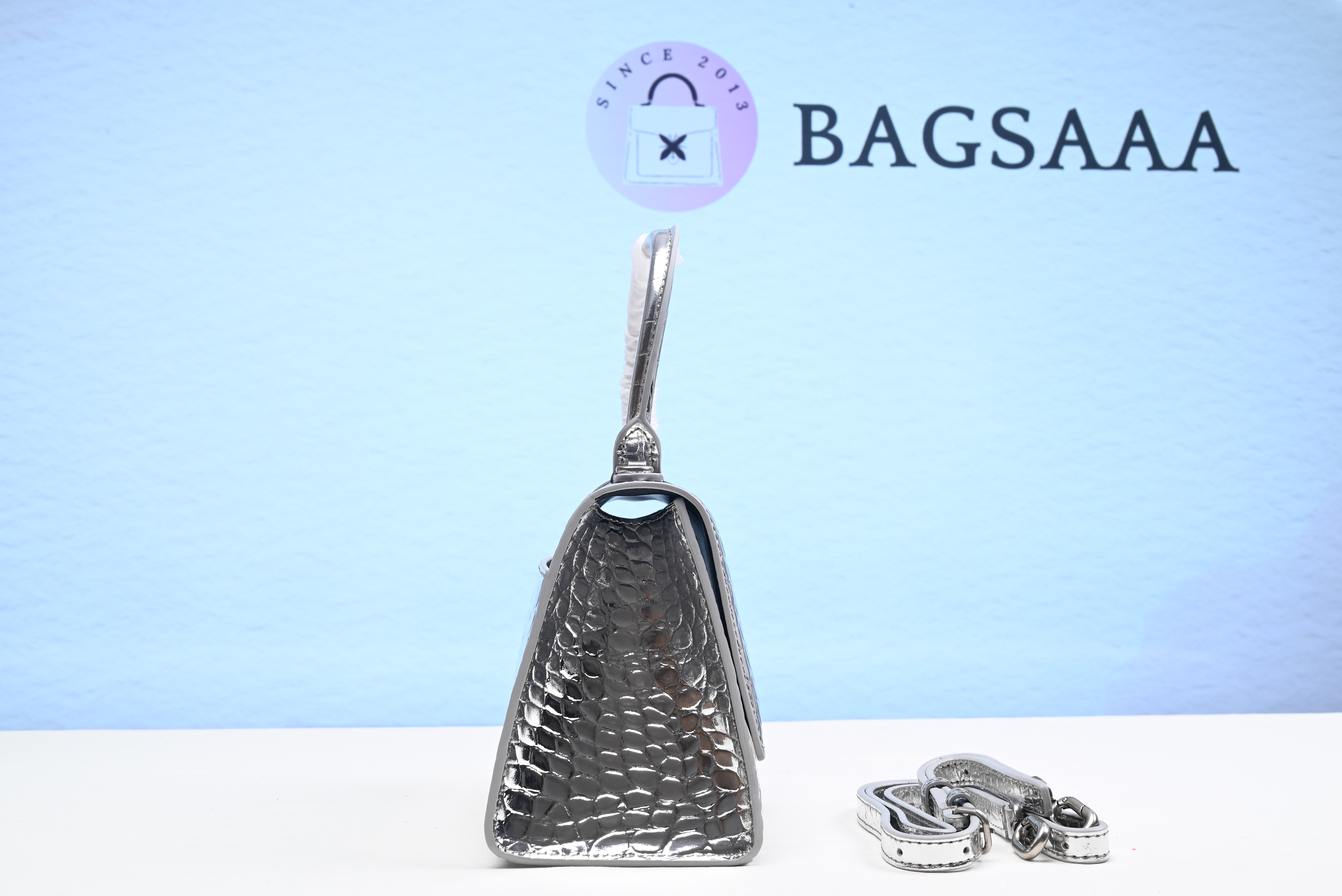 Bagsaaa Ba1en*iaga Hourglass Silver Metallic