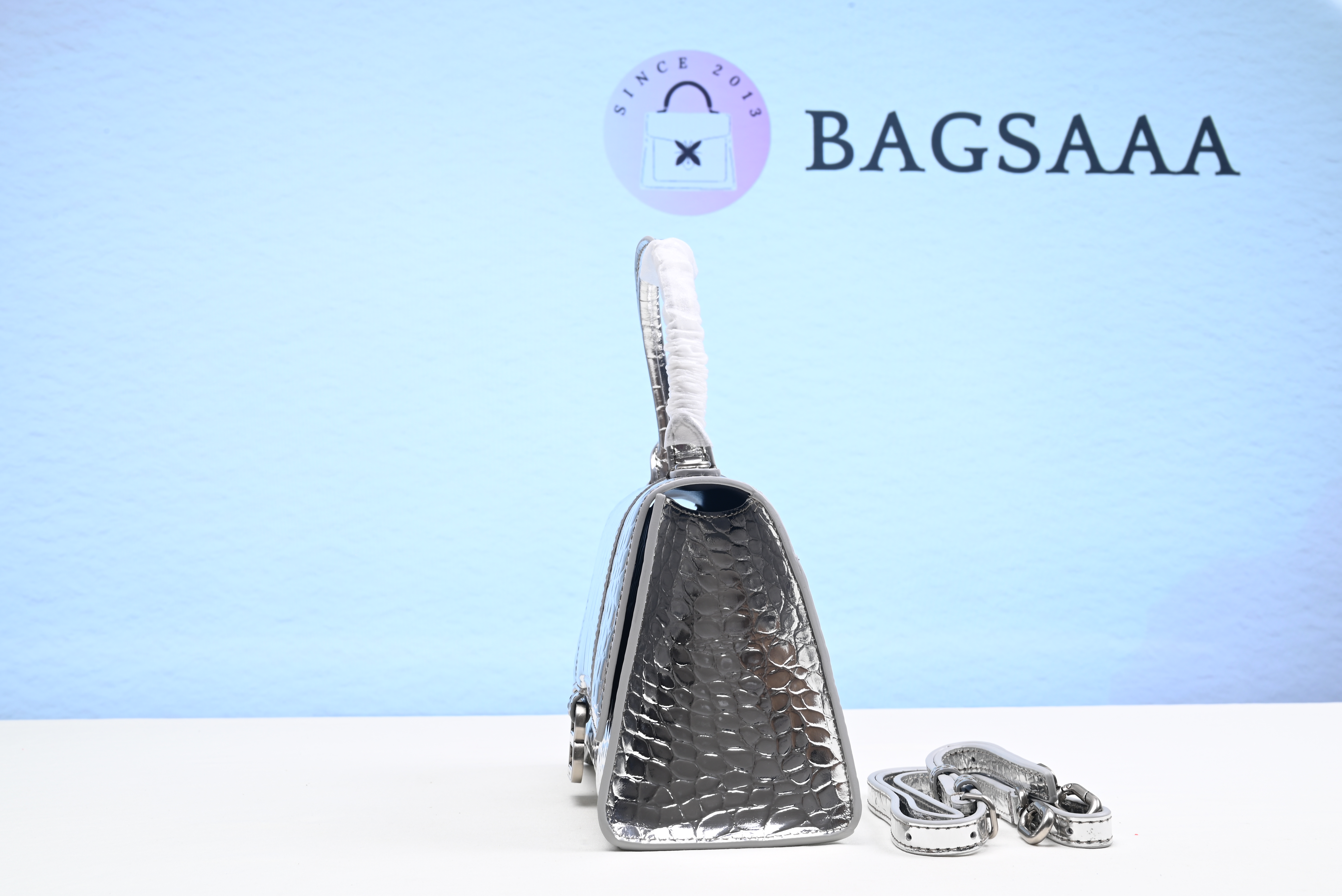 Bagsaaa Ba1en*iaga Hourglass Silver Metallic