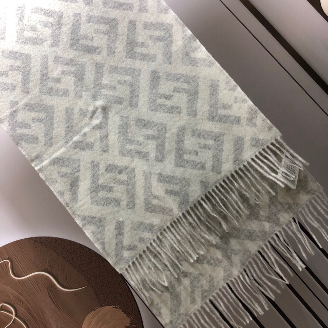 Bagsaaa F**dii FF Scarf Light Grey