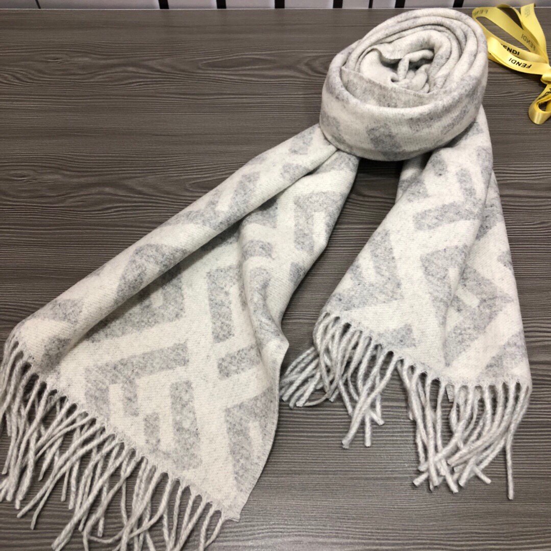 Bagsaaa F**dii FF Scarf Light Grey