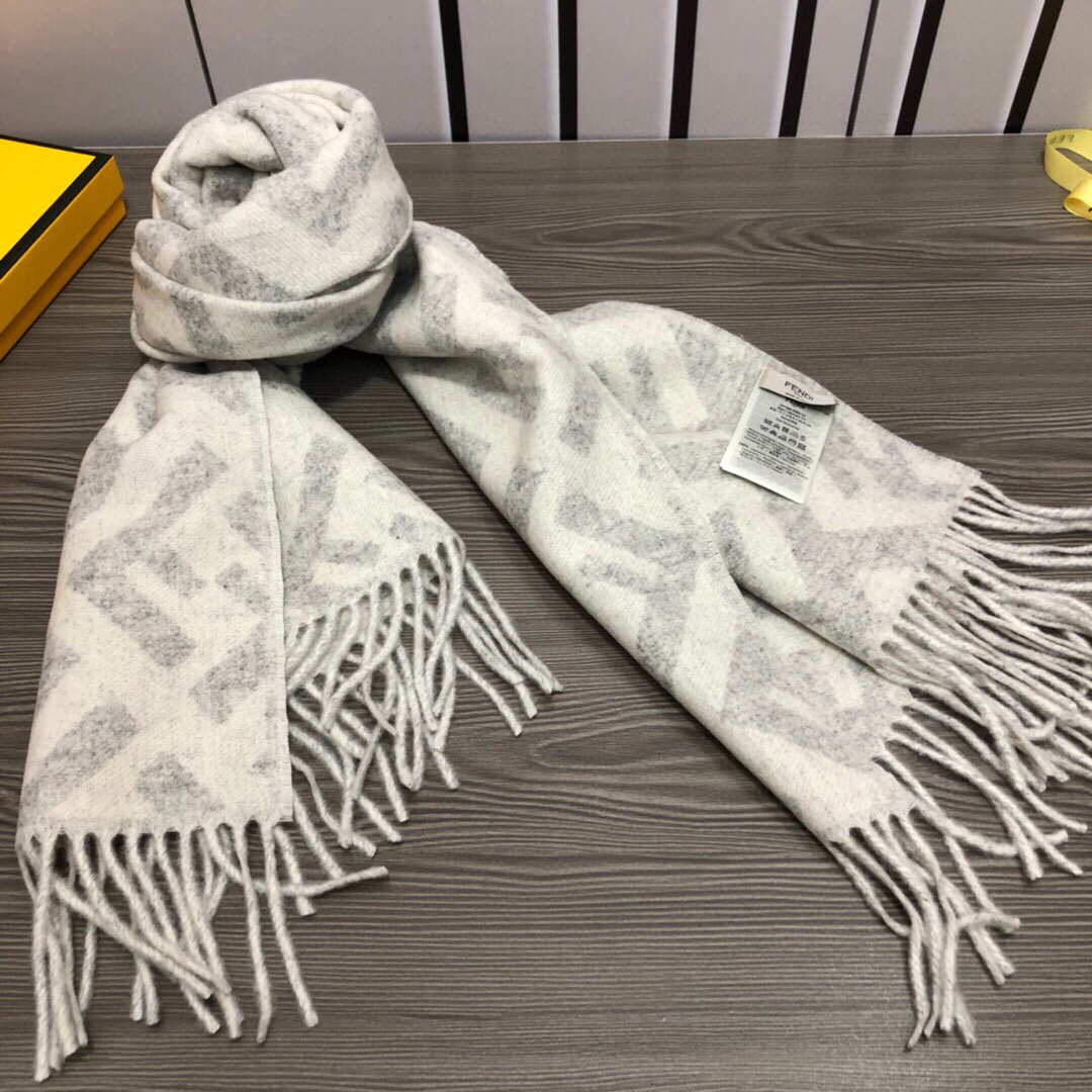 Bagsaaa F**dii FF Scarf Light Grey