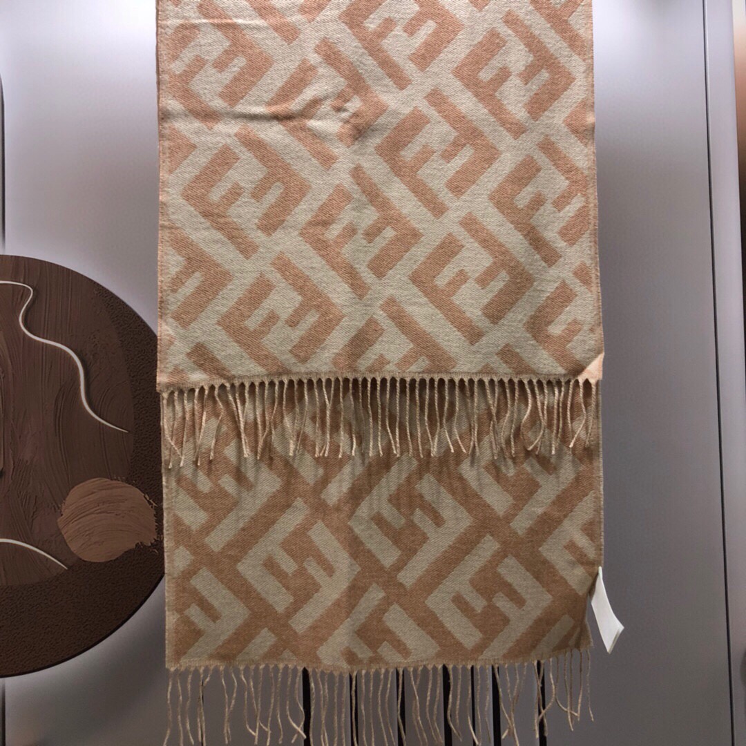 Bagsaaa F**dii FF Scarf Beige