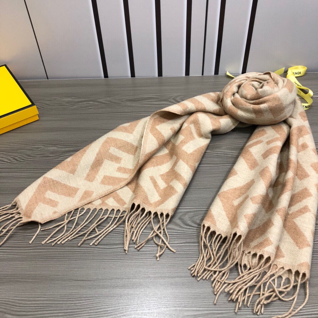Bagsaaa F**dii FF Scarf Beige