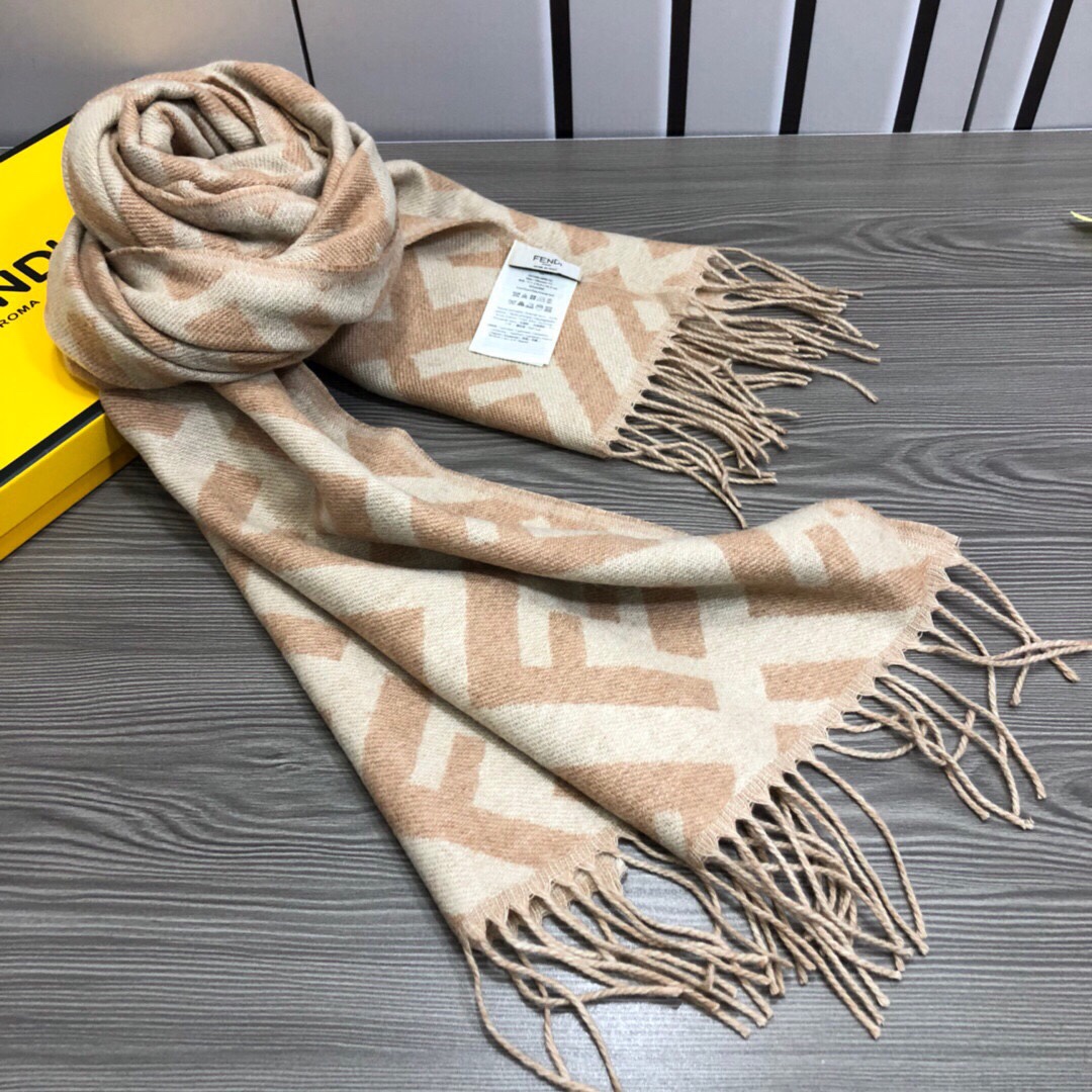 Bagsaaa F**dii FF Scarf Beige