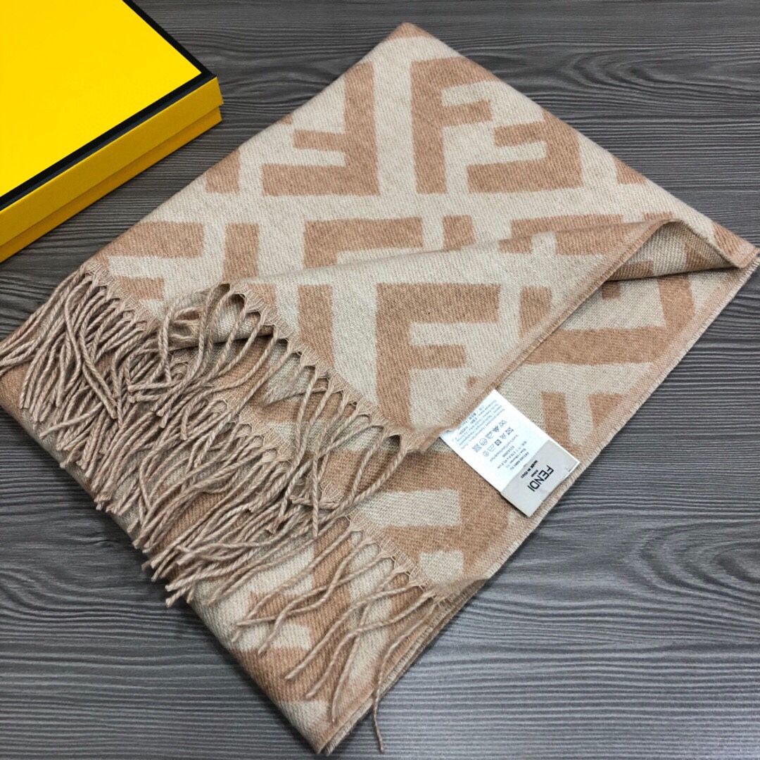 Bagsaaa F**dii FF Scarf Beige