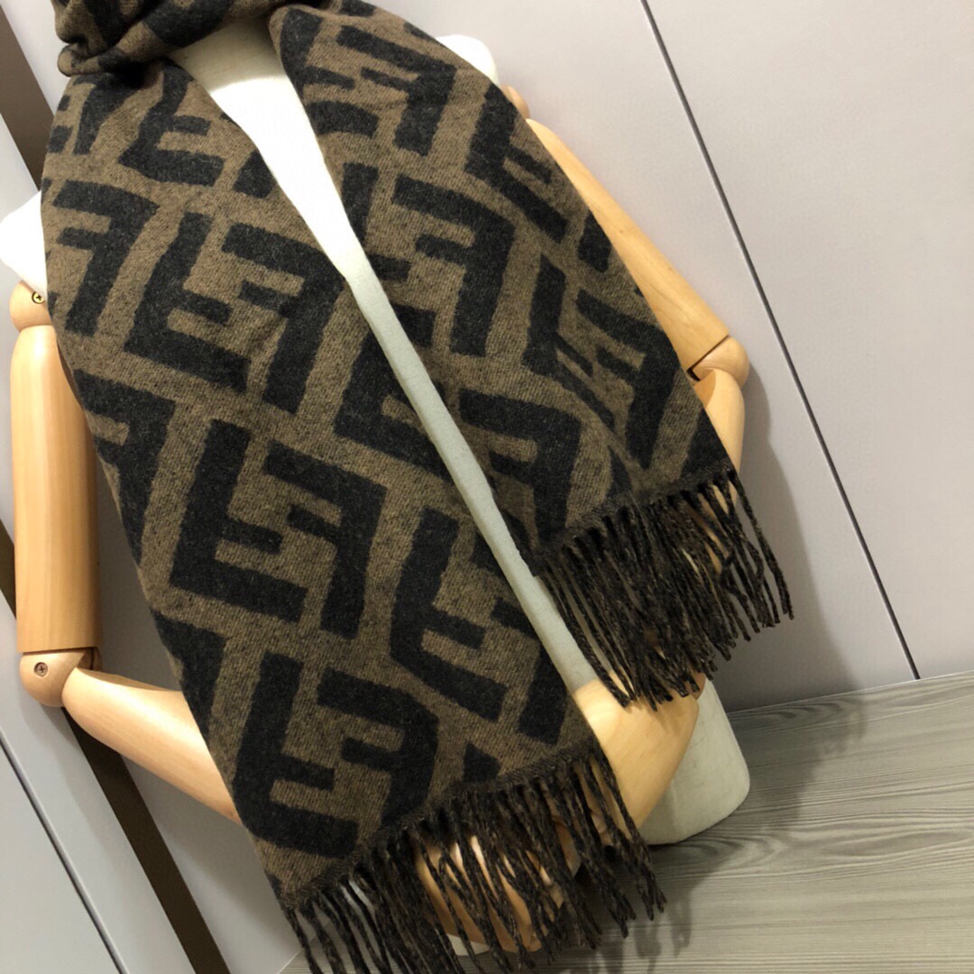Bagsaaa F**dii FF Scarf Black