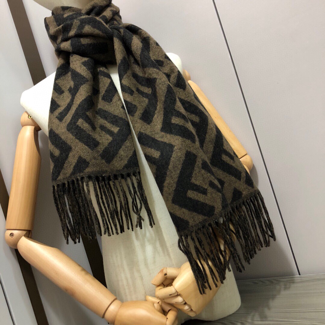 Bagsaaa F**dii FF Scarf Black