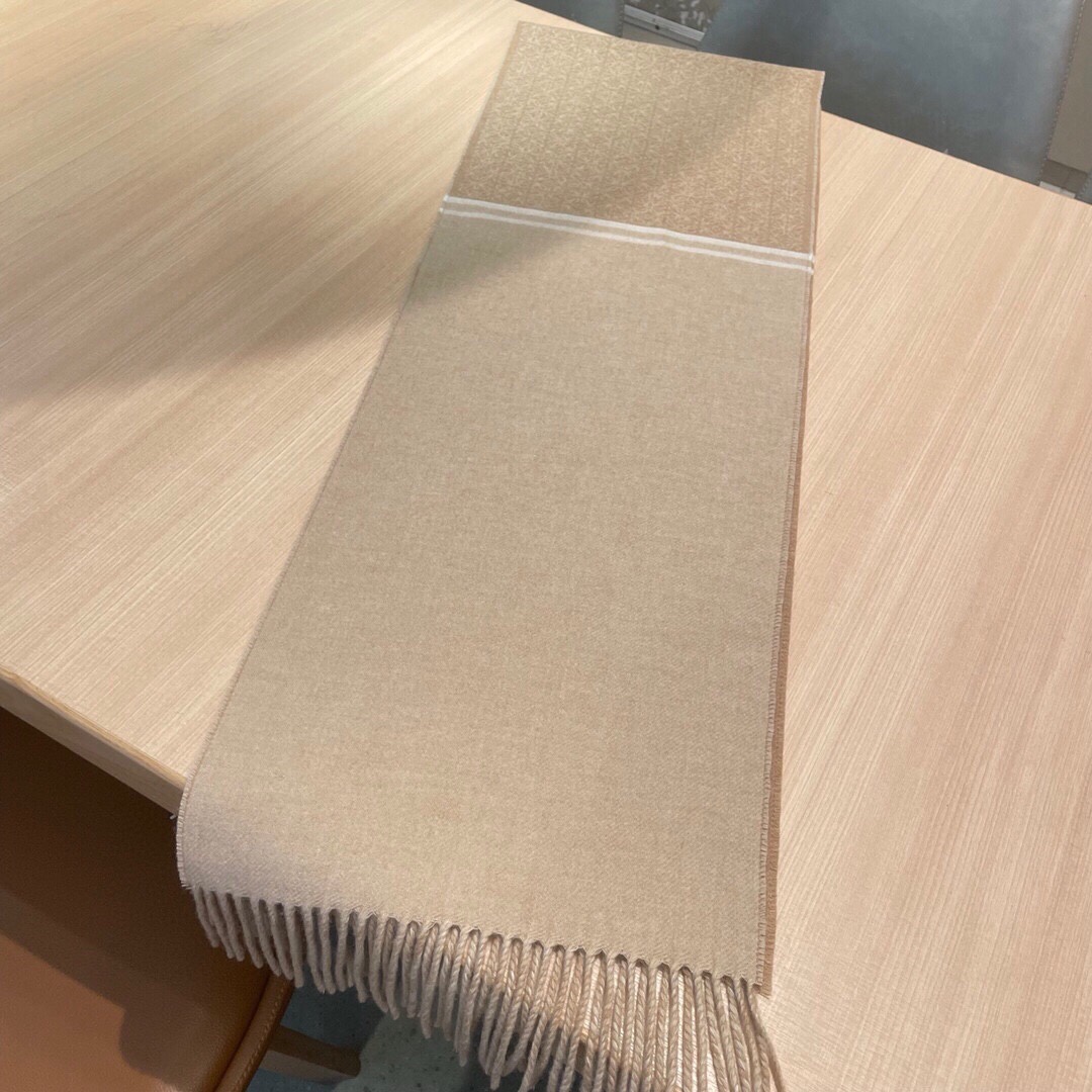 Bagsaaa L0ew* Scarf Beige 182*30cm