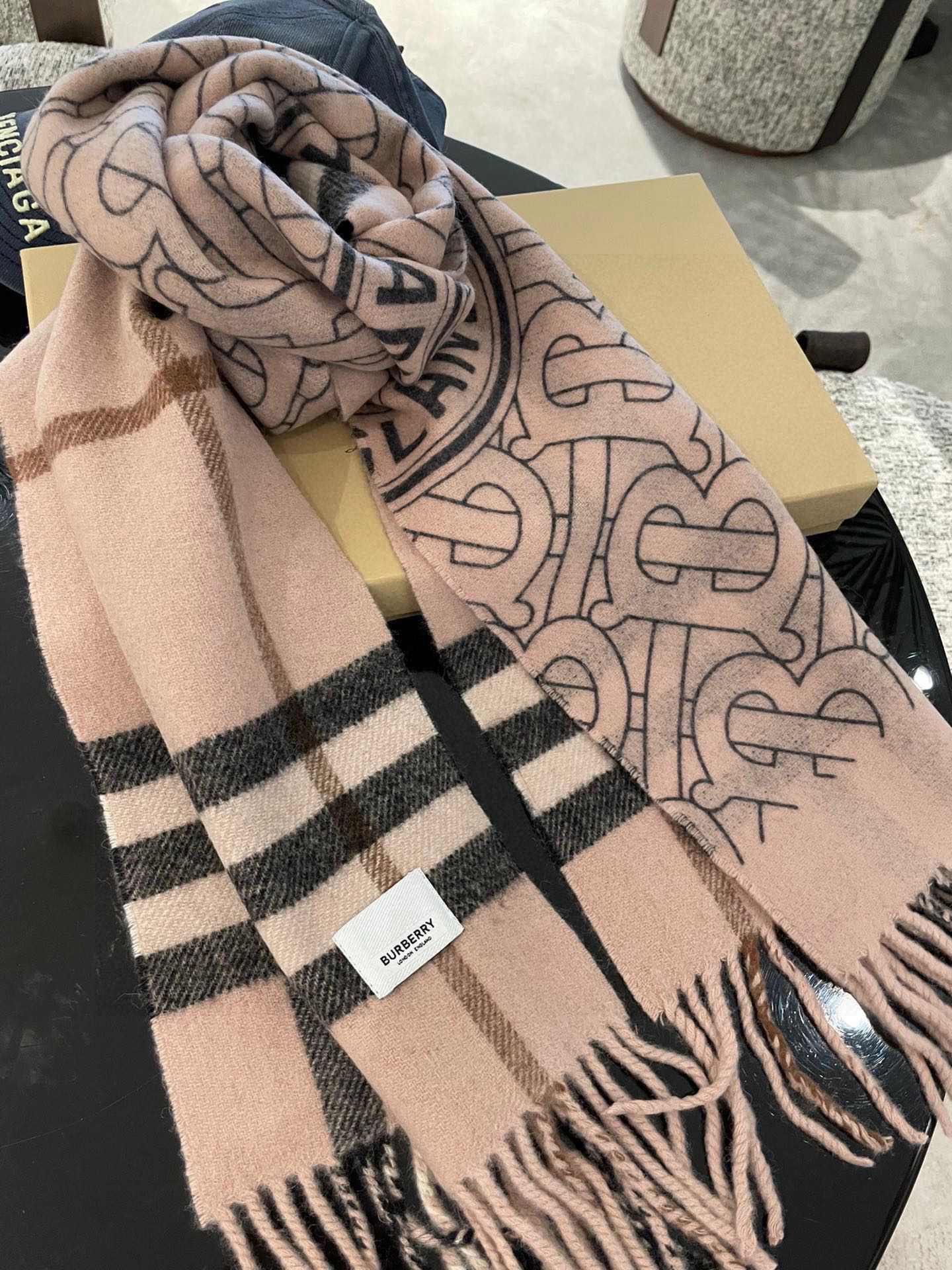 Bagsaaa Bv*b*rry Pink Scarf 32*192cm