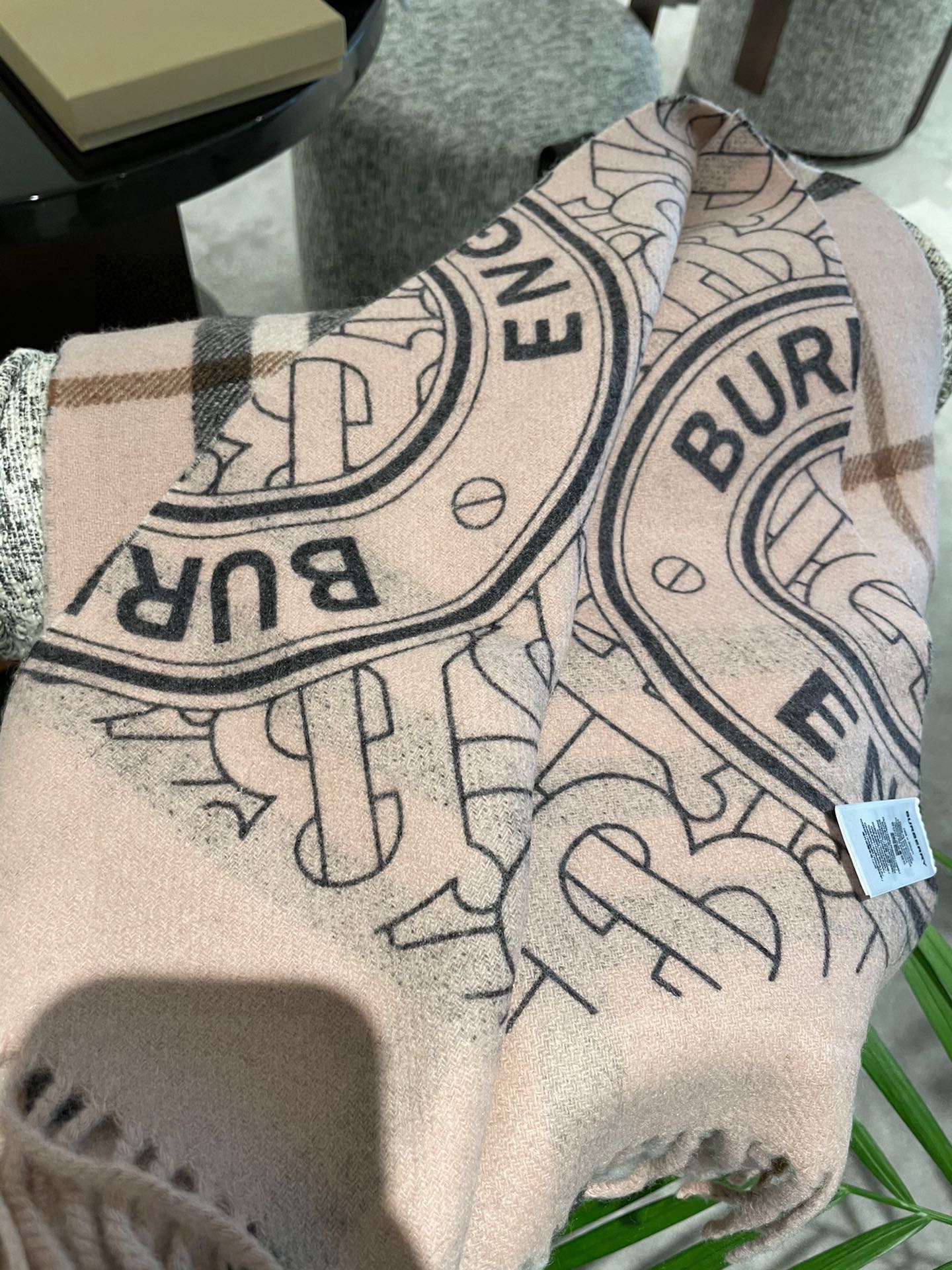 Bagsaaa Bv*b*rry Pink Scarf 32*192cm