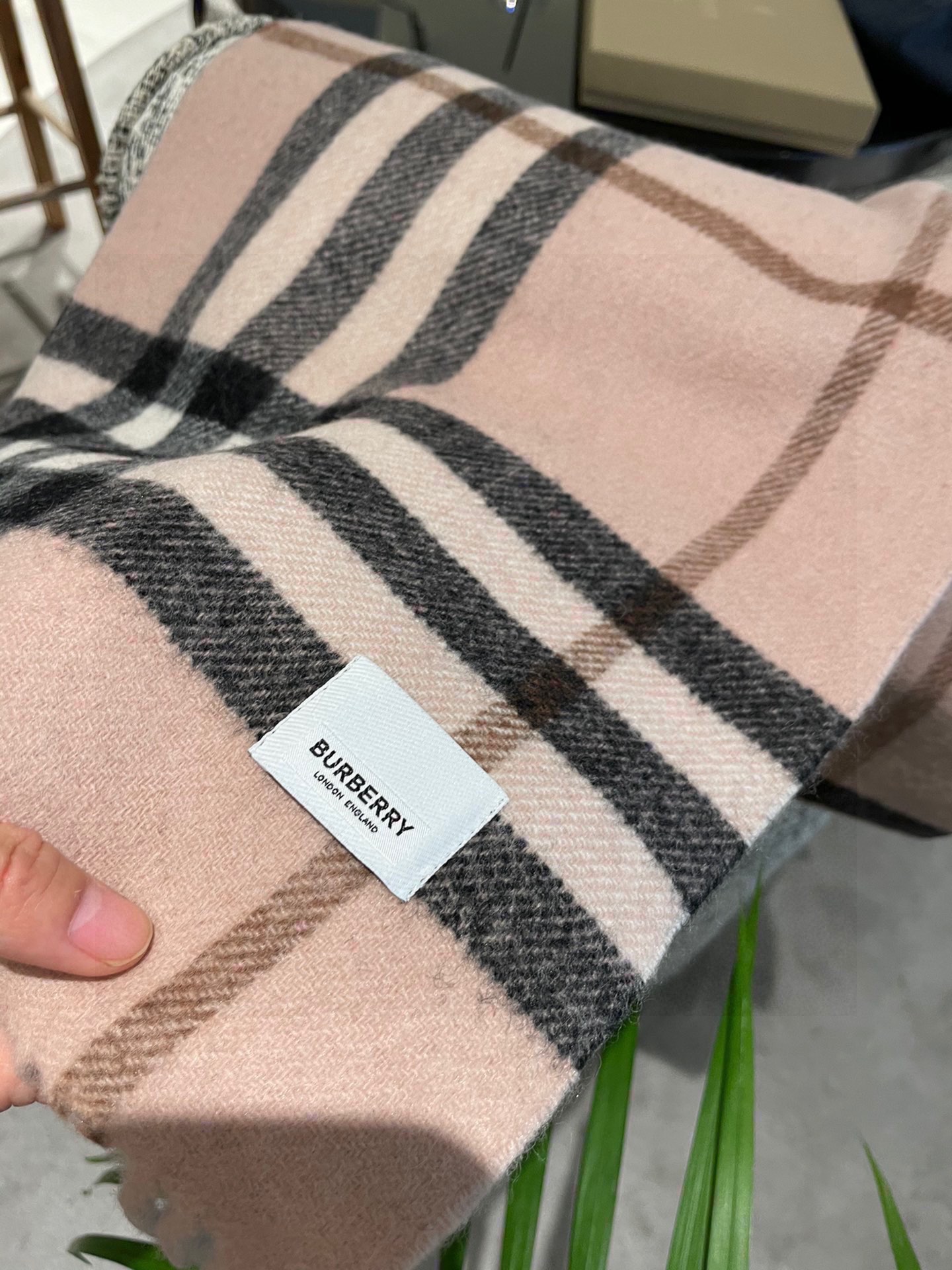 Bagsaaa Bv*b*rry Pink Scarf 32*192cm