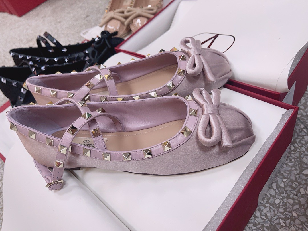 Bagsaaa Va1e*ntin0 Garavani Silk Rockstud Ballet Flats Purple