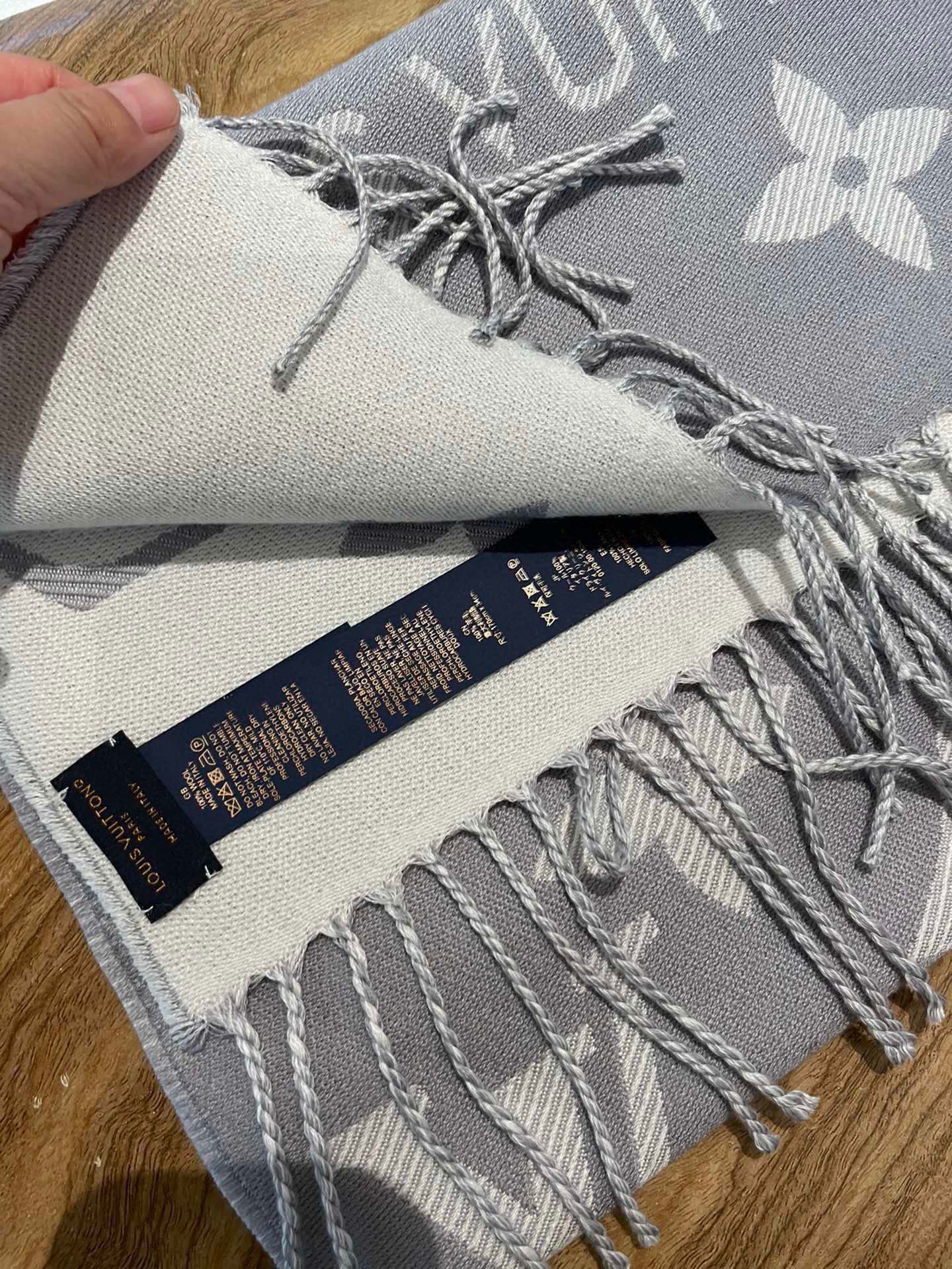 Bagsaaa L0vis Vvtt0n Monogram Grey Scarf 186x34cm