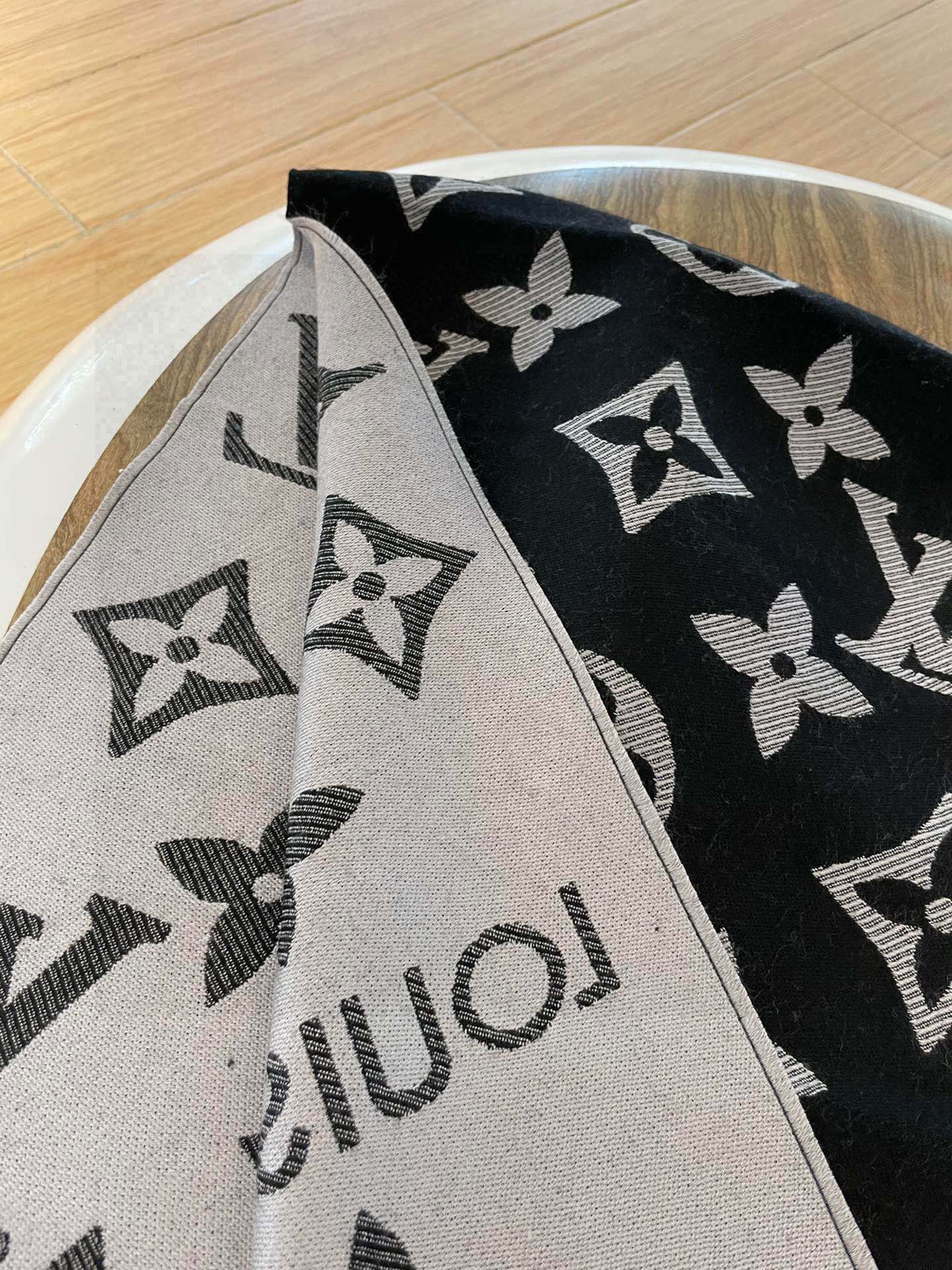 Bagsaaa L0vis Vvtt0n Monogram Black Scarf 186x34cm