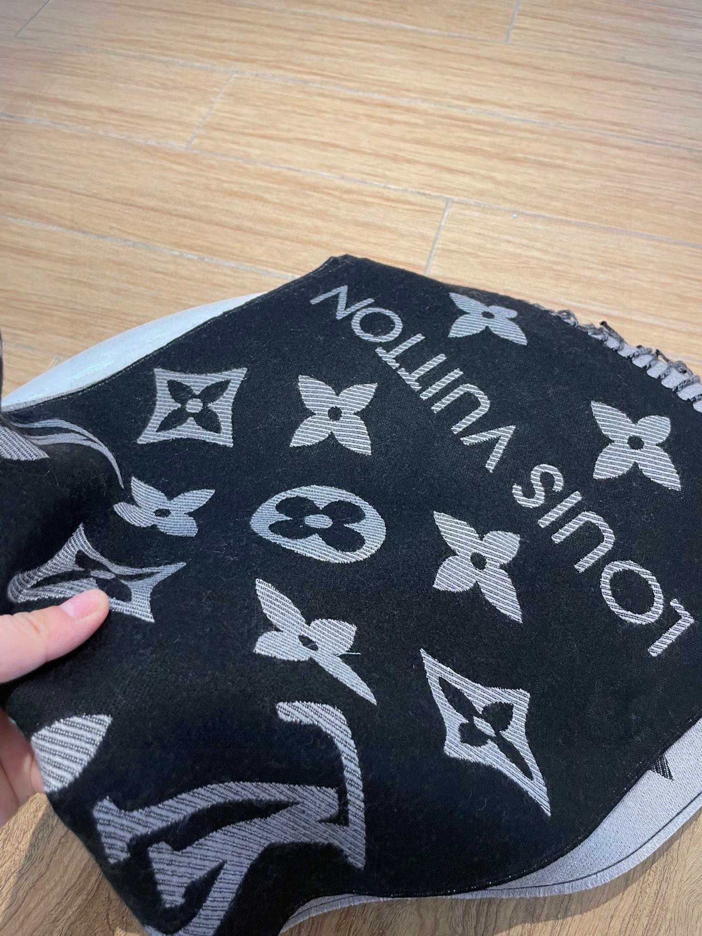 Bagsaaa L0vis Vvtt0n Monogram Black Scarf 186x34cm