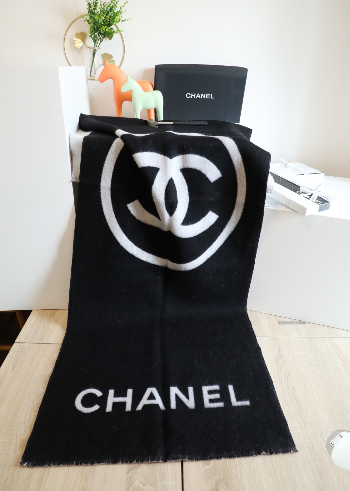 Bagsaaa Ch**el Black Scarf 70*200cm