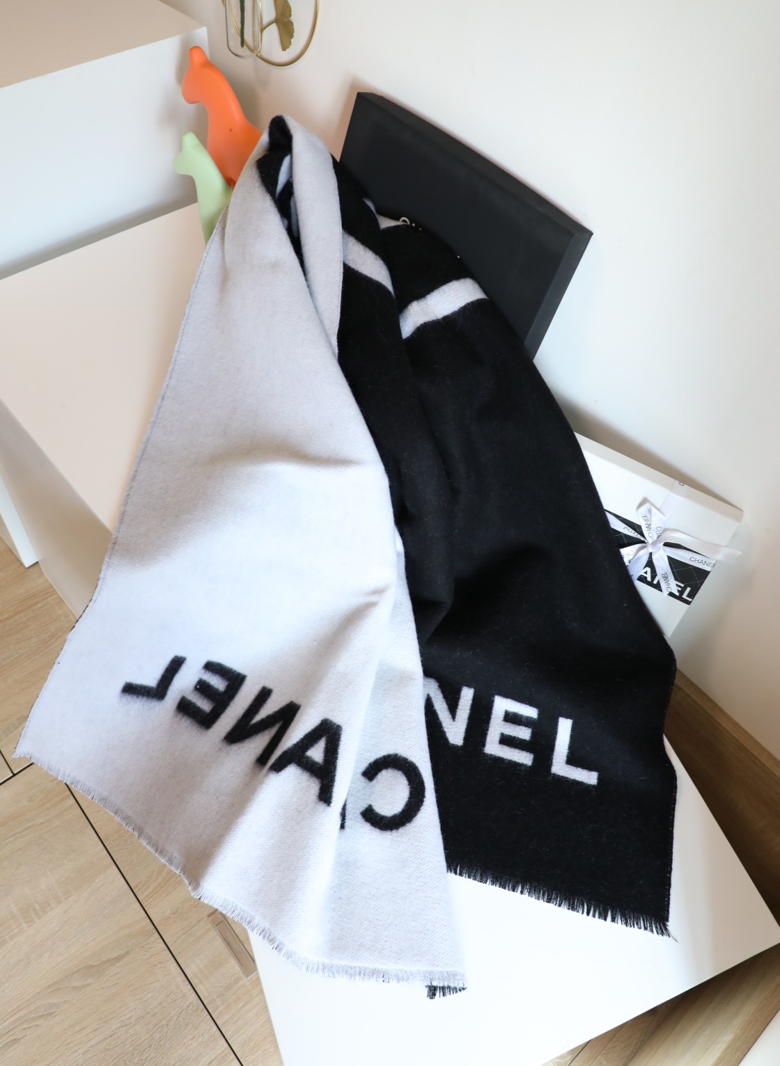 Bagsaaa Ch**el Black Scarf 70*200cm