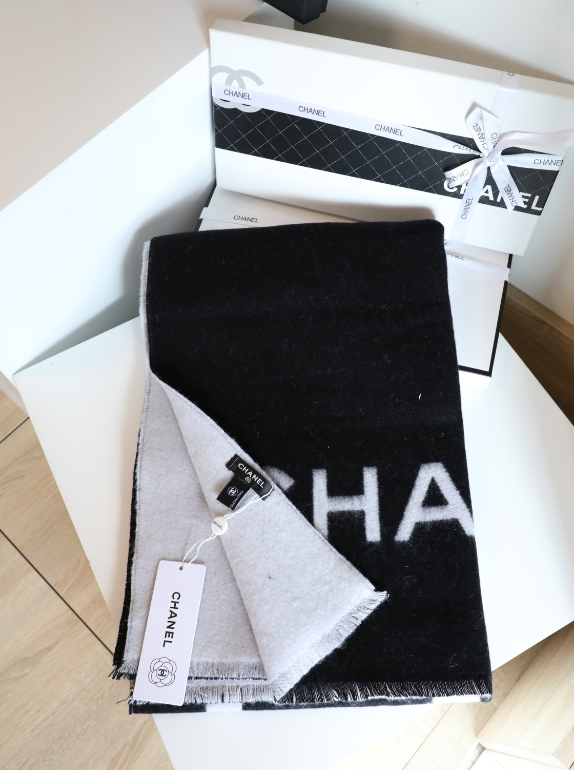Bagsaaa Ch**el Black Scarf 70*200cm