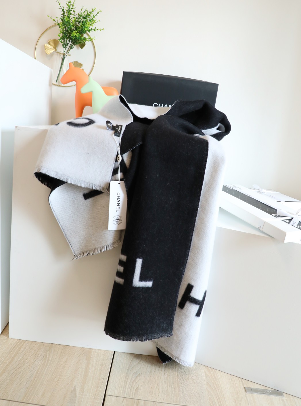 Bagsaaa Ch**el Black Scarf 70*200cm
