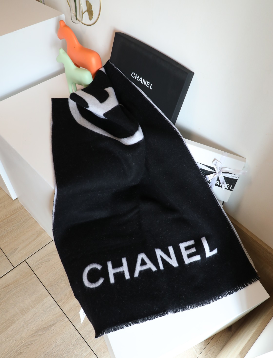 Bagsaaa Ch**el Black Scarf 70*200cm