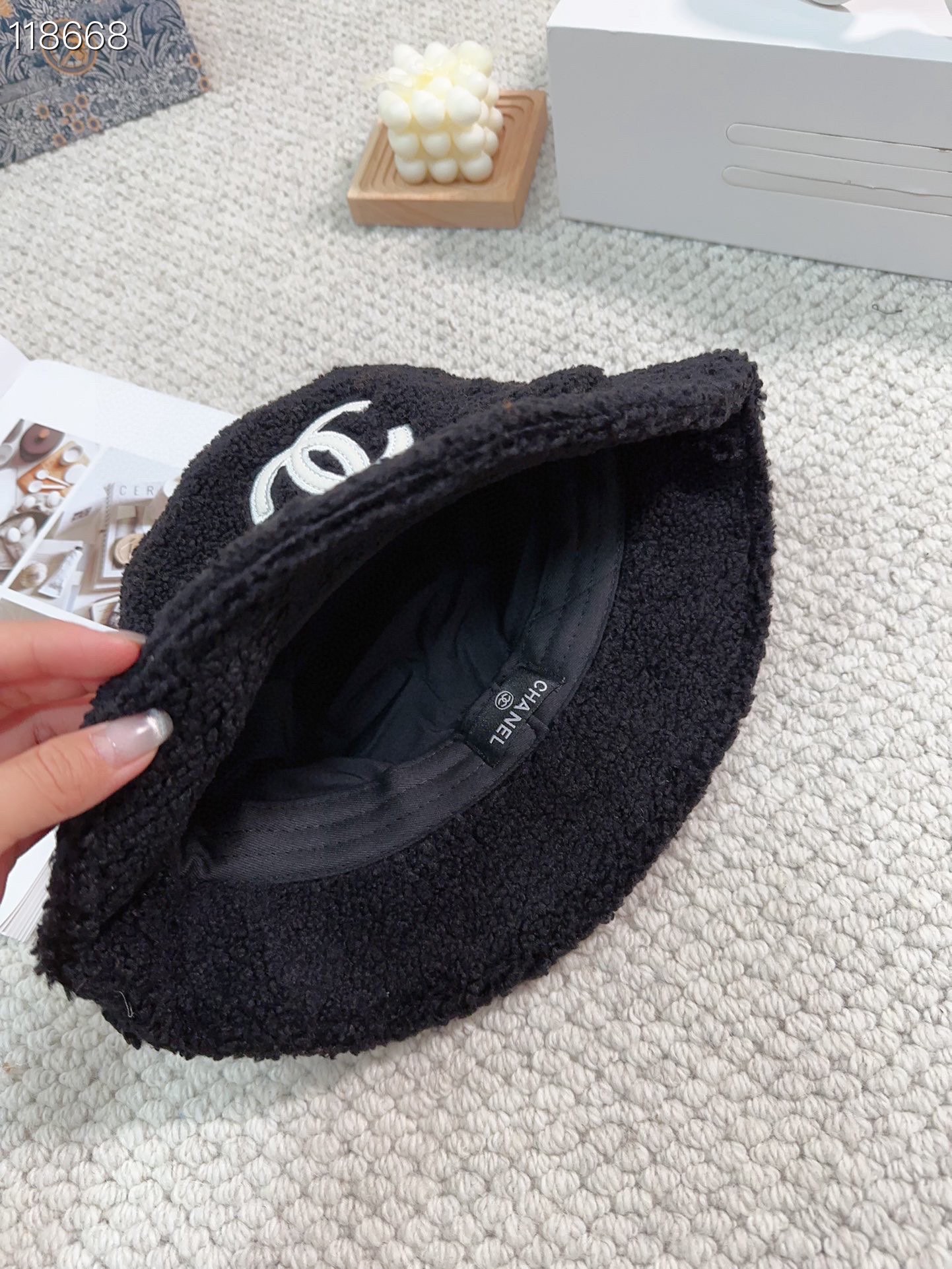 Bagsaaa Ch**el Winter Fur Bucket Hat Black