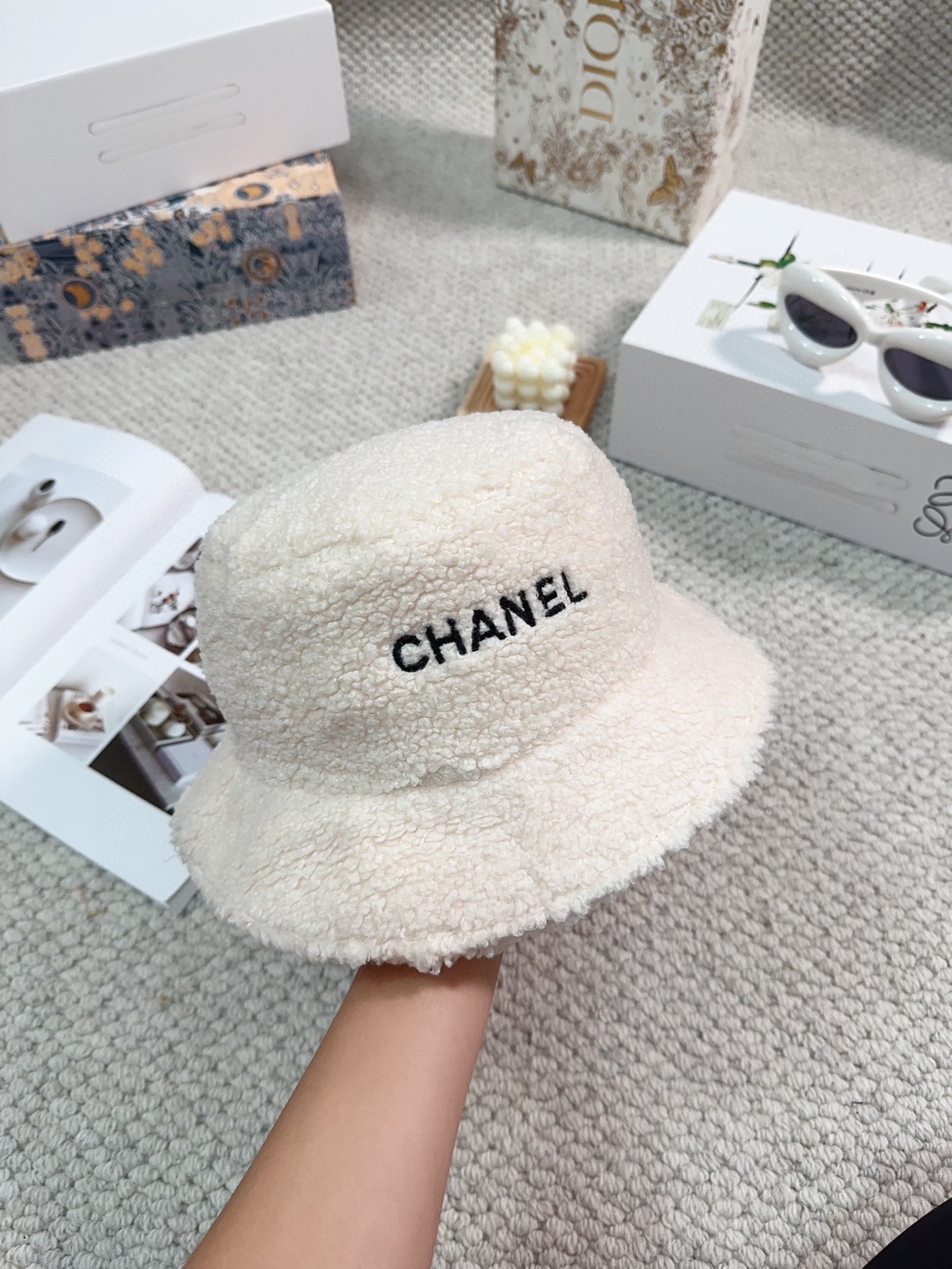 Bagsaaa Ch**el Winter Fur Bucket Hat White