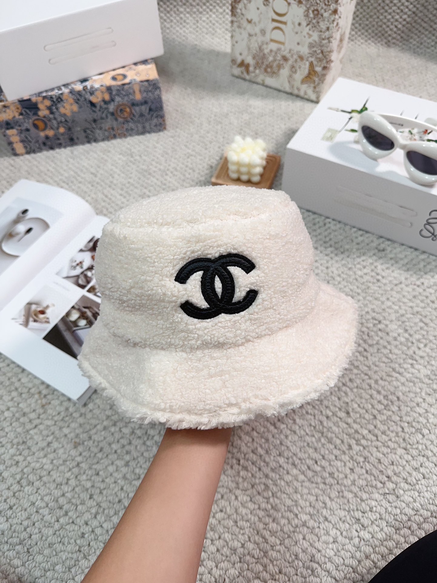 Bagsaaa Ch**el Winter Fur Bucket Hat White