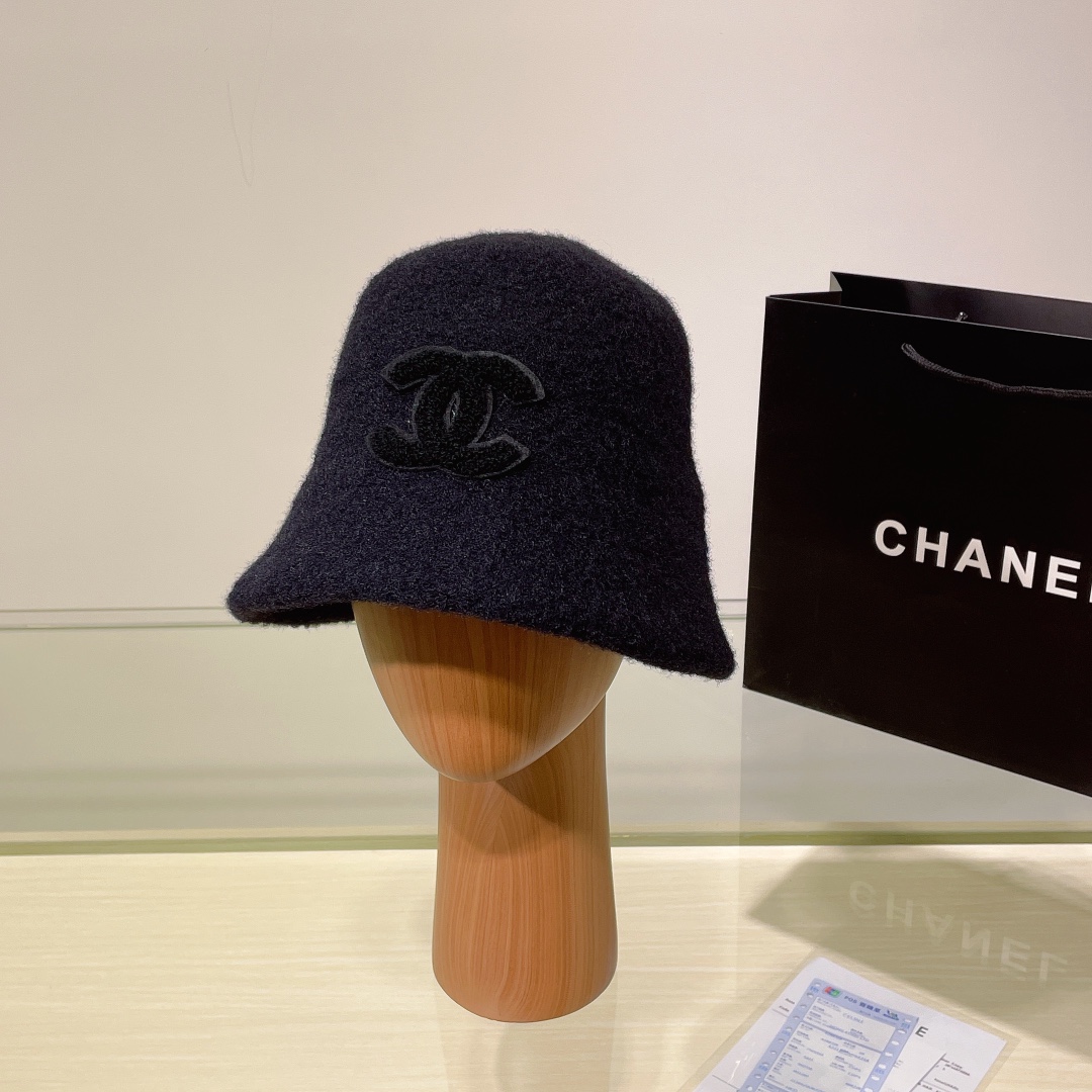 Bagsaaa Ch**el Winter Bucket Hat 2 colors