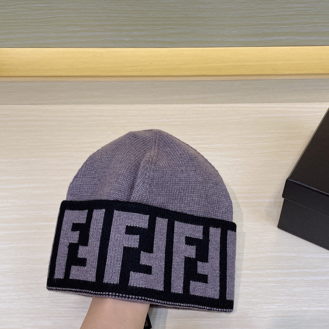Bagsaaa F**di Beanie Grey wool hat