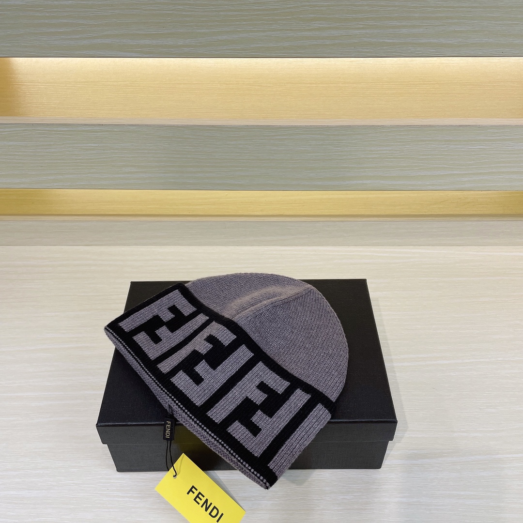 Bagsaaa F**di Beanie Grey wool hat
