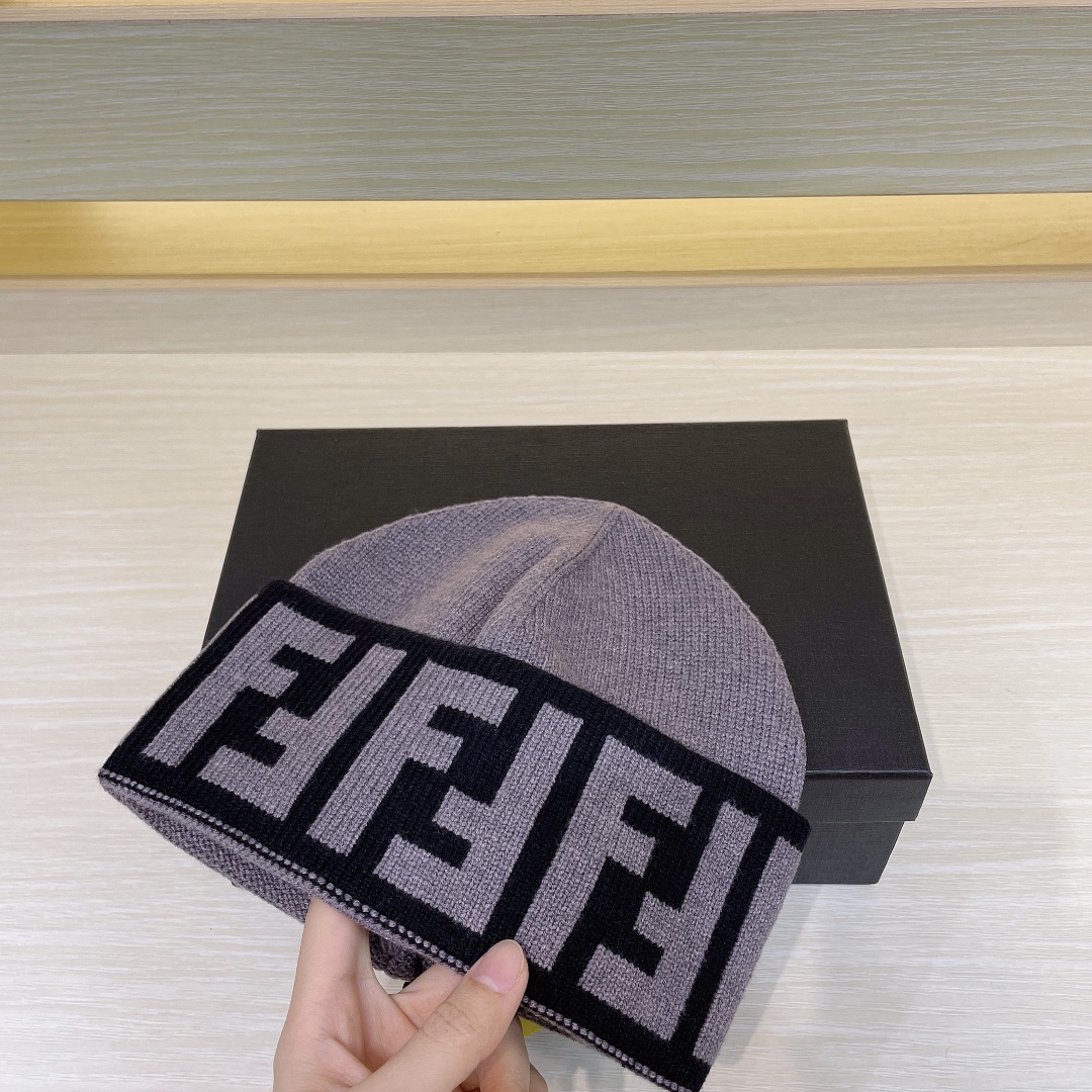 Bagsaaa F**di Beanie Grey wool hat