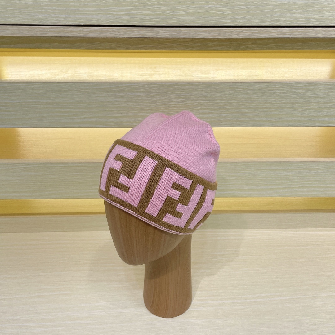 Bagsaaa F**di Beanie Pink wool hat