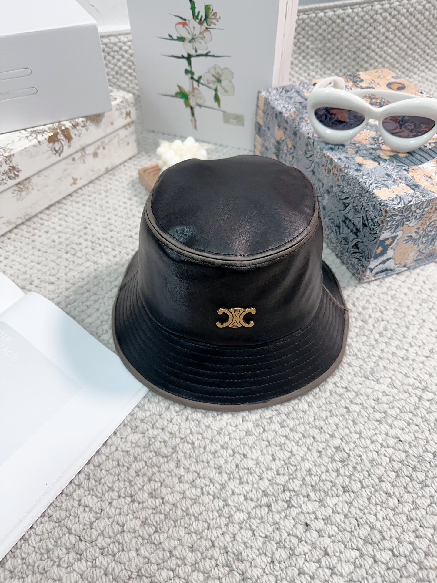Bagsaaa Ce1i*e Leather Bucket Hat
