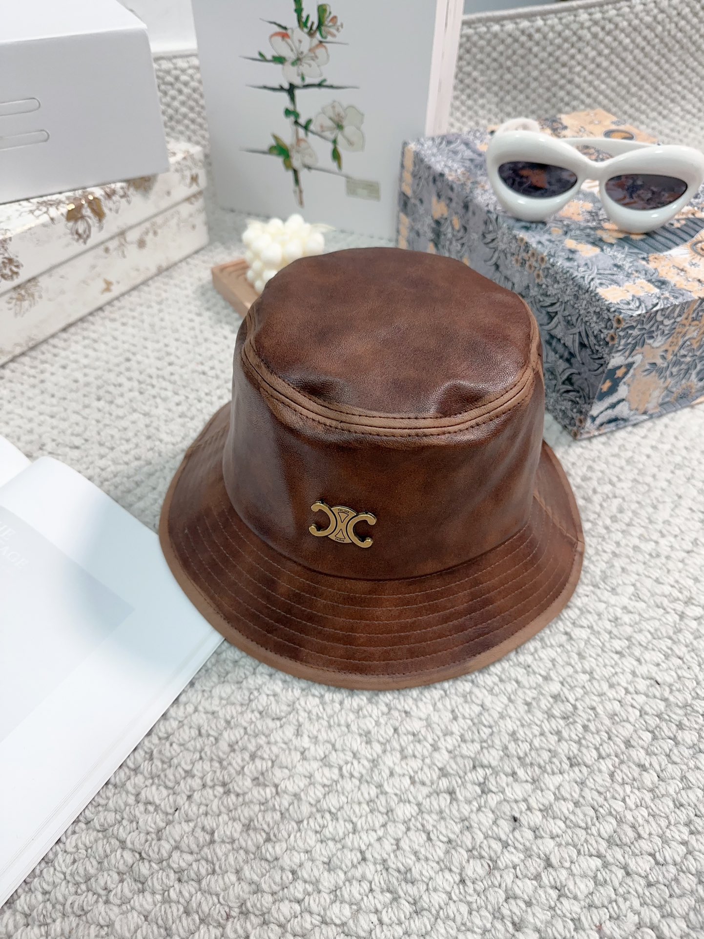 Bagsaaa Ce1i*e Leather Bucket Hat
