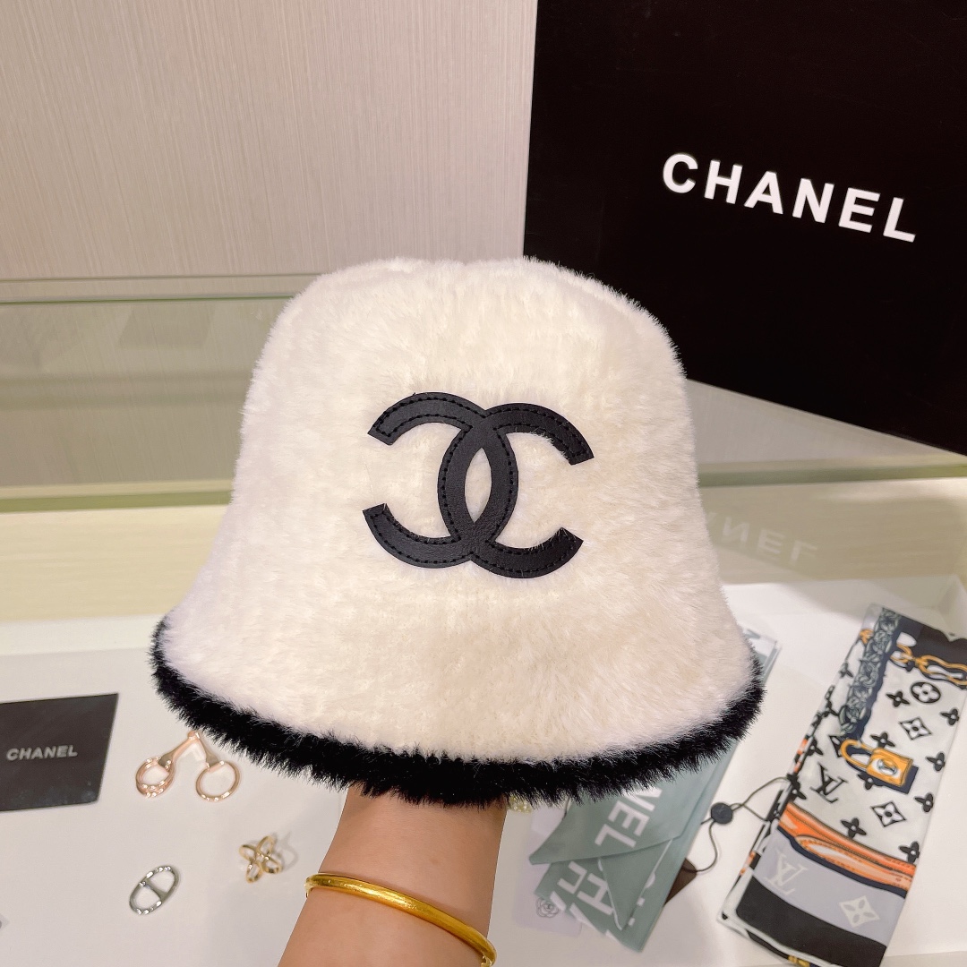 Bagsaaa Ch**el Fur Bucket Hat