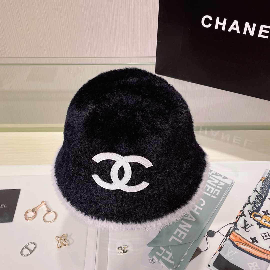 Bagsaaa Ch**el Fur Bucket Hat