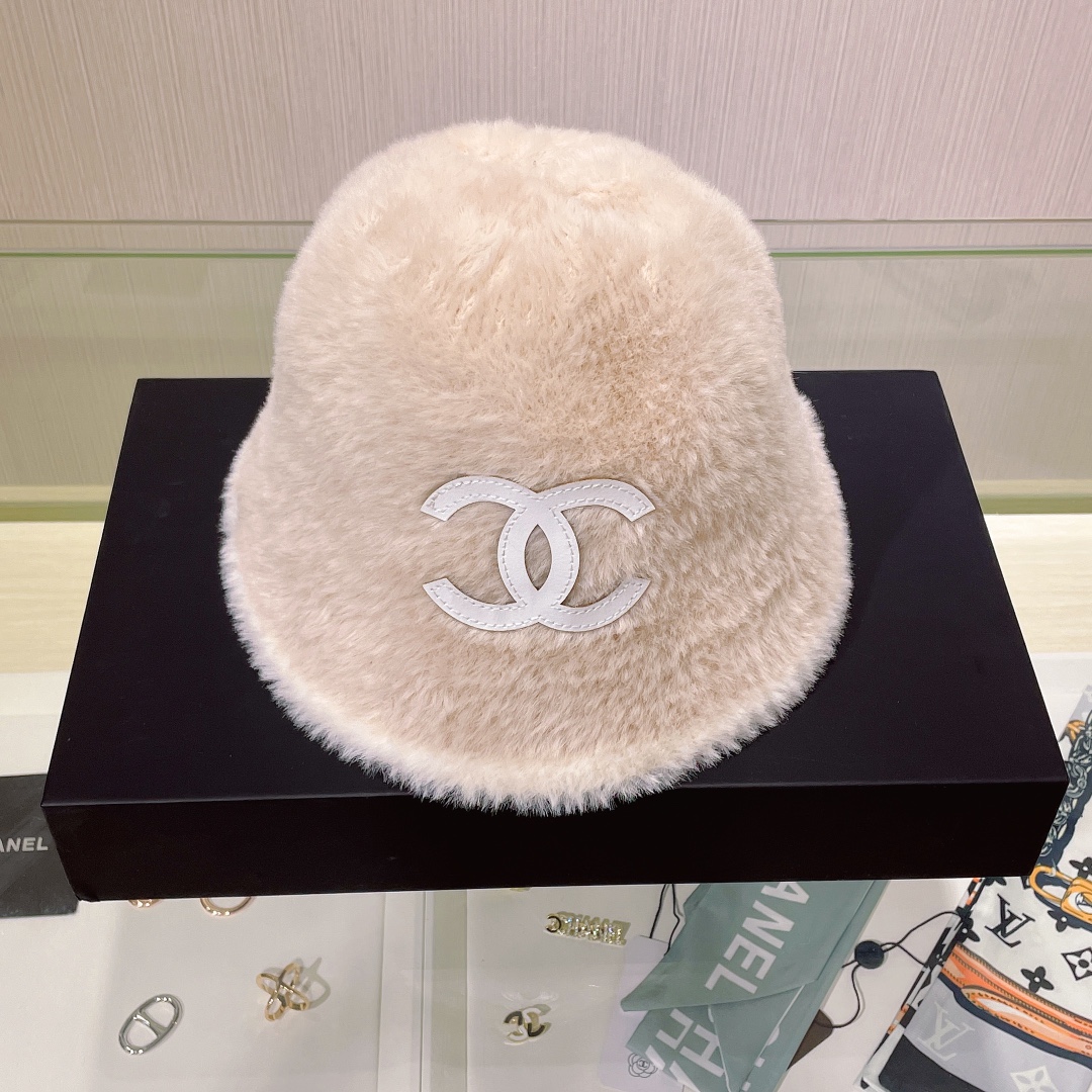 Bagsaaa Ch**el Fur Bucket Hat