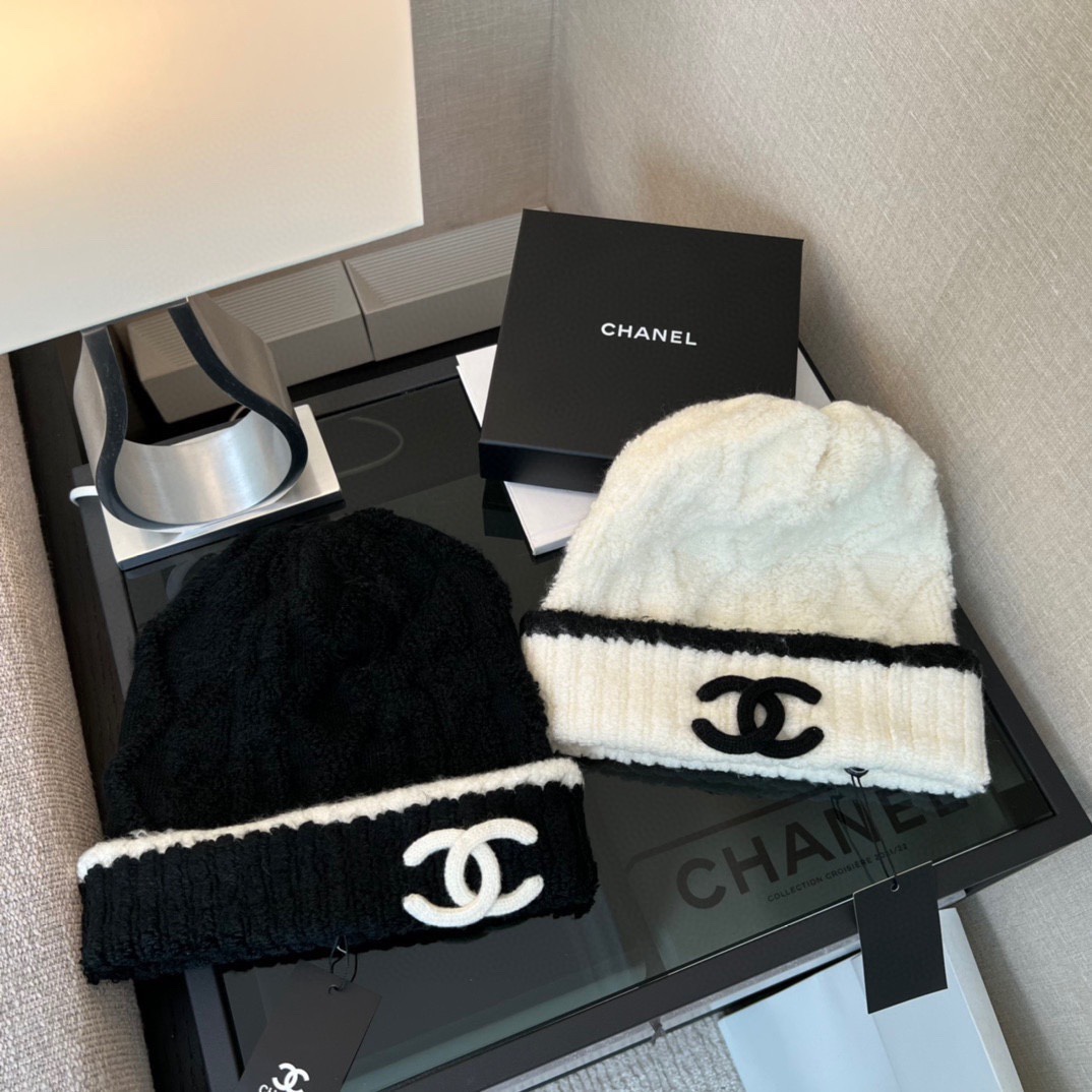 Bagsaaa Ch**el Beanie hat