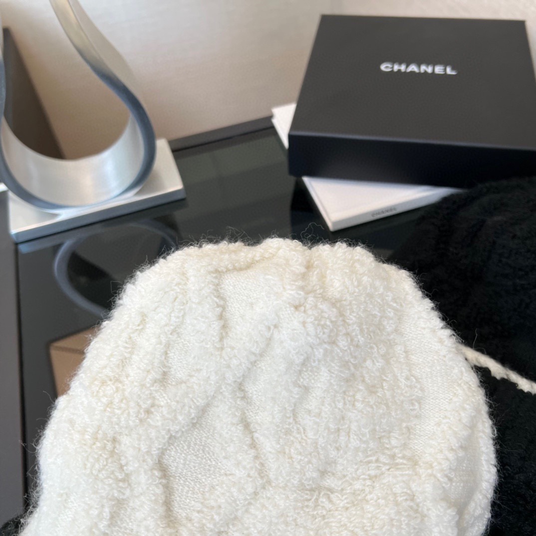 Bagsaaa Ch**el Beanie hat